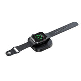 Detaliu suprafață magnetică încărcător wireless Apple Watch, aliniere automată ceas