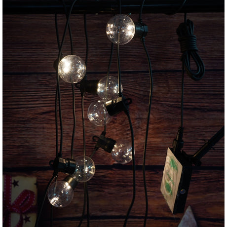 Detaliu becuri tip bulb alb-rece instalație Crăciun solară Flippy 10 metri, aspect decorativ