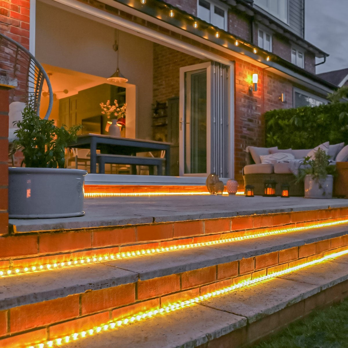 Karácsonyi installáció, 10 m, 240 LED, világítócső, transzformátor, szekcionált, 220 V
