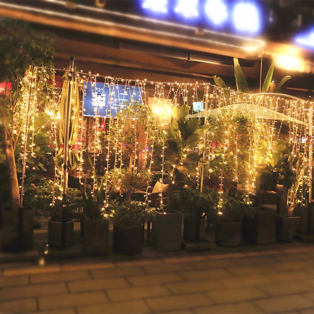 Instalatie Craciun, 100 m, 2400 Led-uri ,Franjuri, Alb cald, Flash, Alimentator, Interconectabila, Prelungitor 6.5 m inclus, Fir Transparent Cauciucat, 220v, Vivimall - vivimall.ro