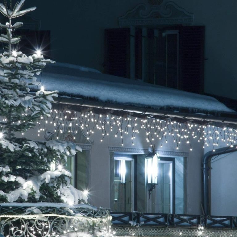 Karácsonyi installáció, 28 M, 836 LED, Perem, Hideg fehér, Villogó, Transzformátor távirányítóval, Összekapcsolható, 5 M hosszabbító kábel mellékelve, Vezeték