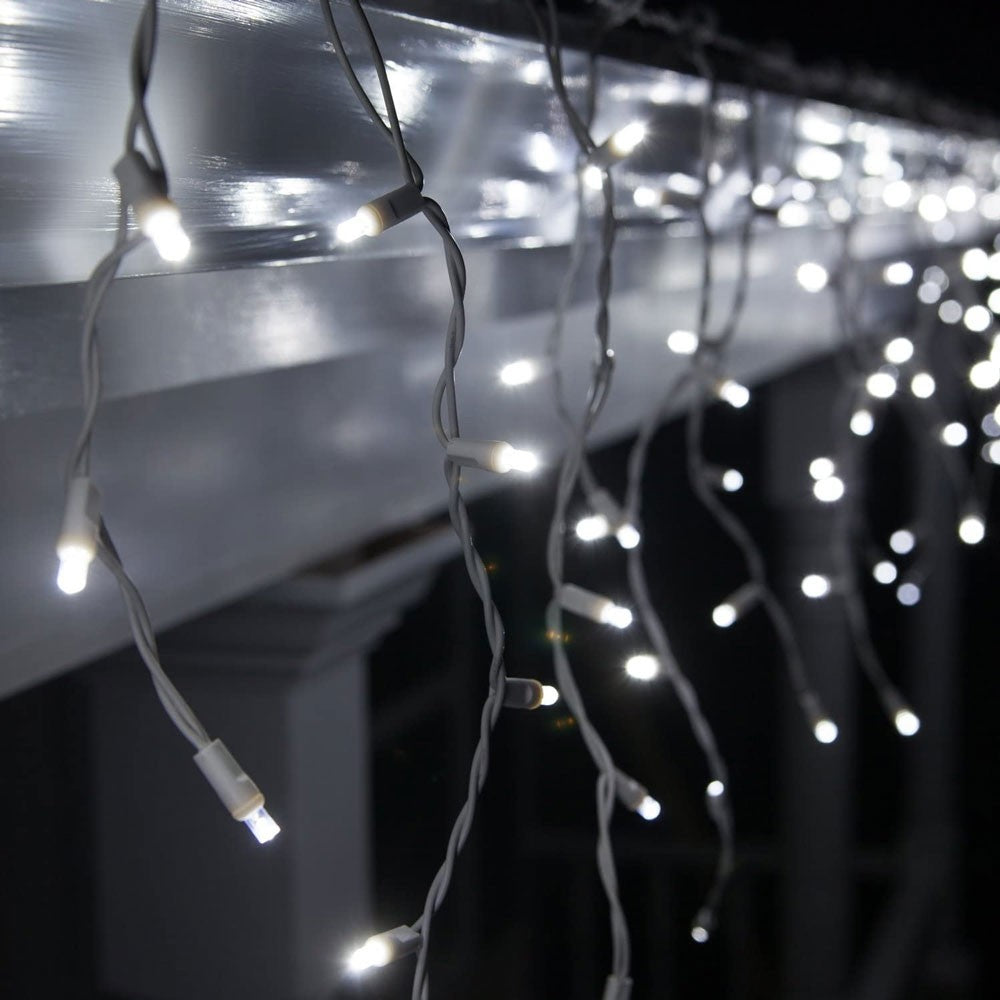 Karácsonyi installáció, 28 M, 836 LED, Perem, Hideg fehér, Villogó, Transzformátor távirányítóval, Összekapcsolható, 5 M hosszabbító kábel mellékelve, Vezeték