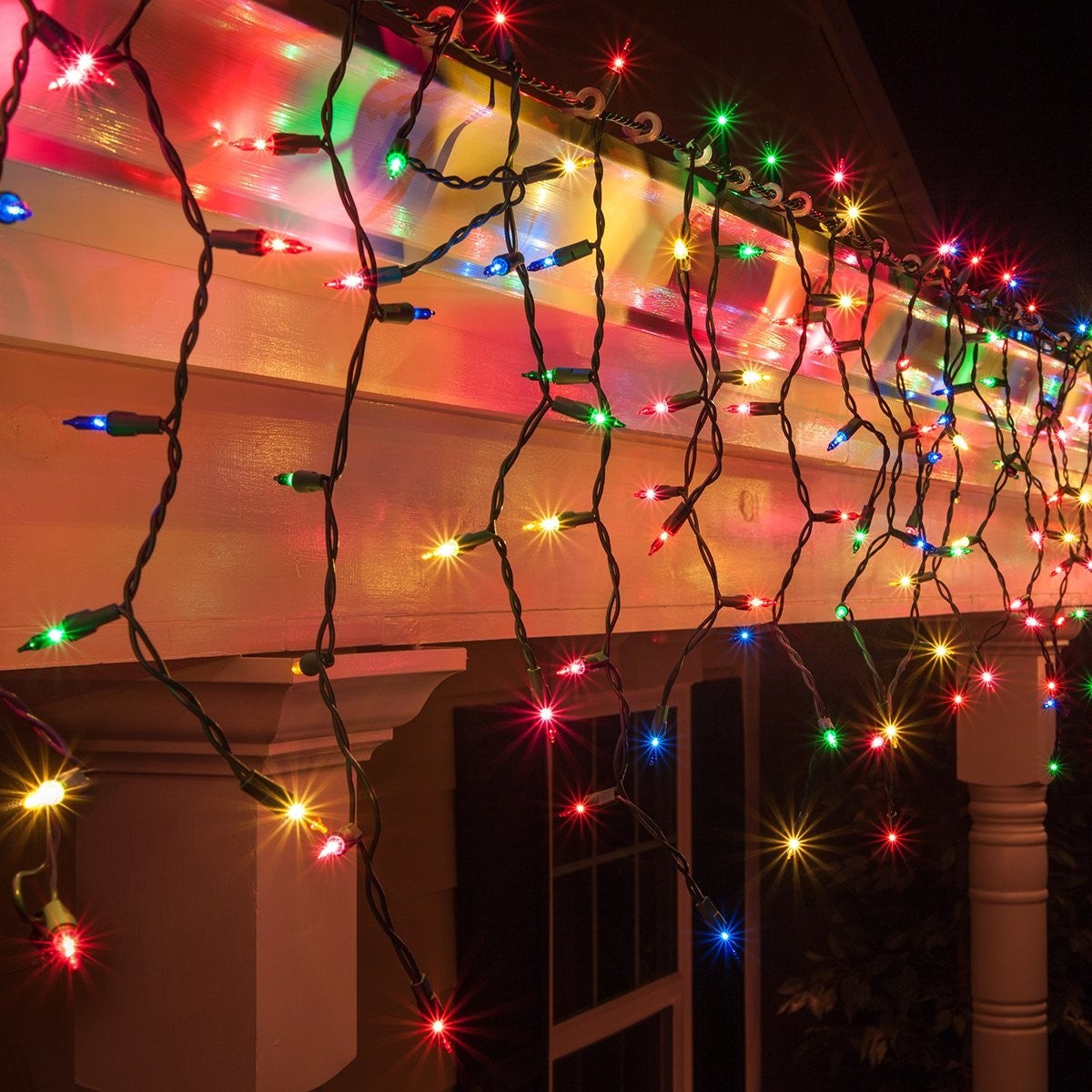 Karácsonyi installáció, 5 M, 143 LED, Rojtok, Vaku, Transzformátor, Összeköthető, 3 M hosszabbító kábel mellékelve, Fehér vezeték
