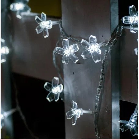 Karácsonyi installáció, 6,5 méter, 30 LED cseresznyevirág izzó, kültéri használatra, napelemes töltéssel, menő