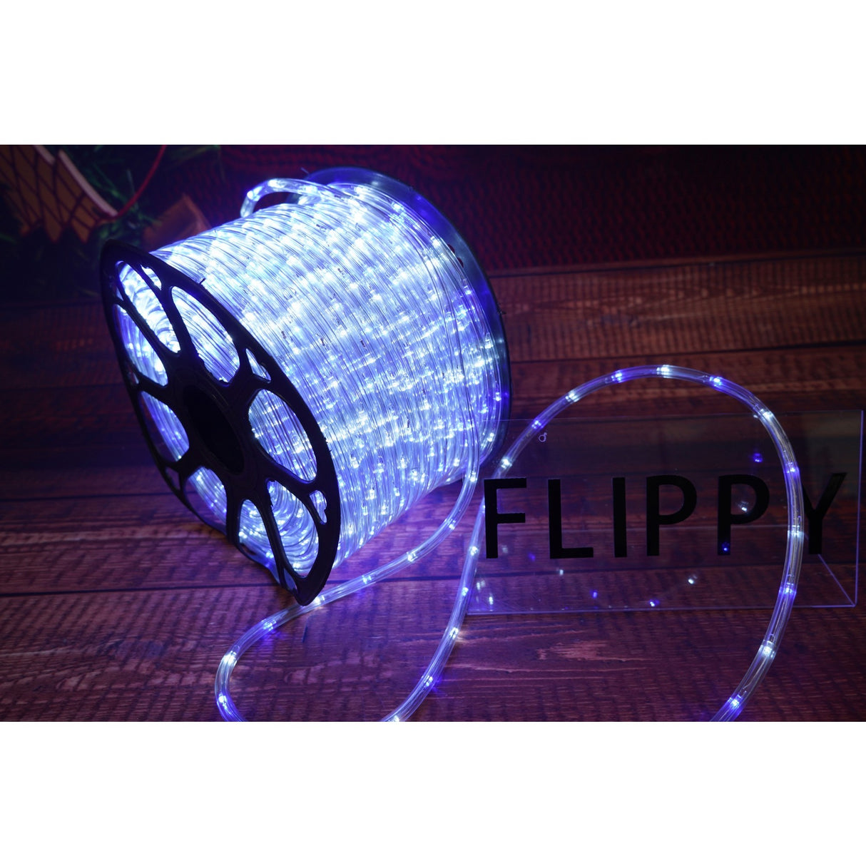 Instalatie Craciun, 64 m, 1536 Led-uri, Furtun Luminos, Alb rece/ Albastru, Transformator, 8 jocuri de lumini, Sectionabila, 220 V, Vivimall - vivimall.ro