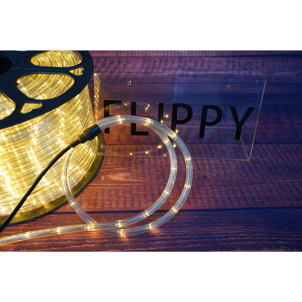 Instalatie Craciun, 8 m, 192 Led-uri ,Furtun Luminos, Alb cald, 8 jocuri de lumini, Transformator, Sectionabila, 220 V, Vivimall - vivimall.ro