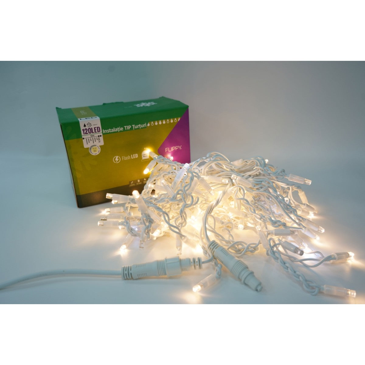 Karácsonyi installáció, 85 M, LED-ek, rojtos, vaku, tápegység, összekapcsolható, fehér gumírozott vezeték, 220V