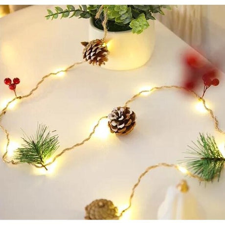 Instalatie Craciun cu baterii, 2 metri, 20 LED-uri tip ace si conuri de pin simple, Alb Cald, Vivimall - vivimall.ro