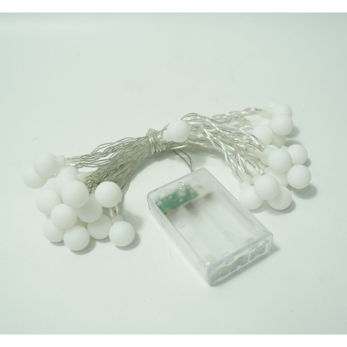 Instalatie Craciun, Vivimall, 3.5 m, 30 de LED-uri, Model cu Bilute, Tip Liniara, cu Baterie, Interior/Exterior, Alb Cald - vivimall.ro