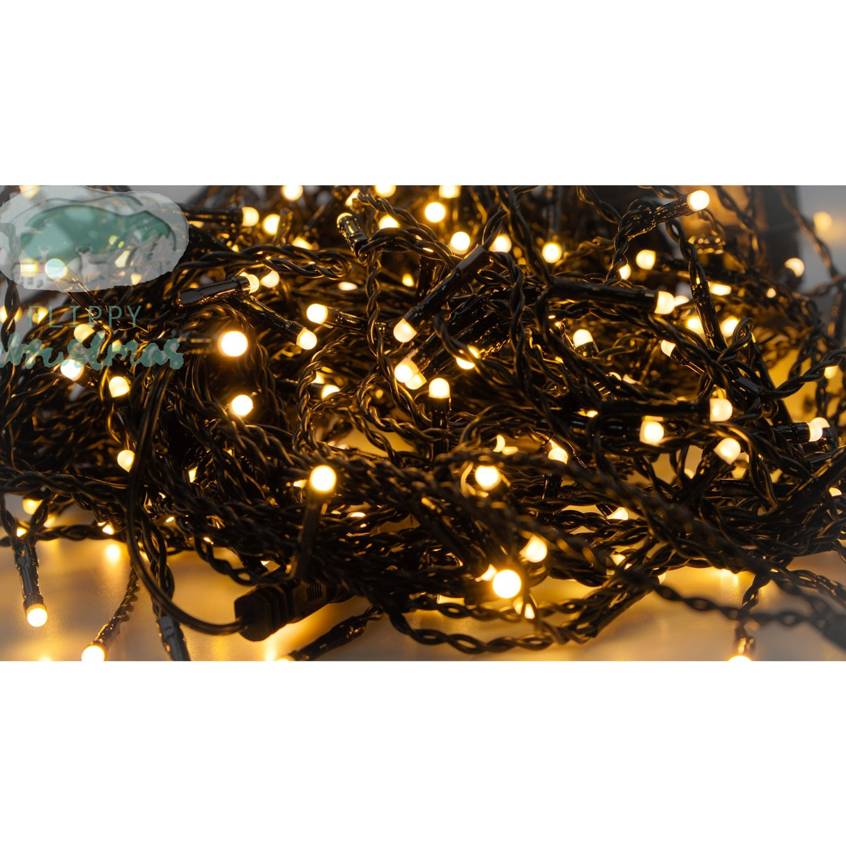 Instalatie Craciun Profesionala de Exterior IP65, 130 m, 3120 Led-uri Mari ,Franjuri, Alb cald, Flash, Alimentator de 1.5 m, Interconectabila, Prelungitor 6.5 m inclus, Fir Negru Cauciucat, 220v, Vivimall - vivimall.ro