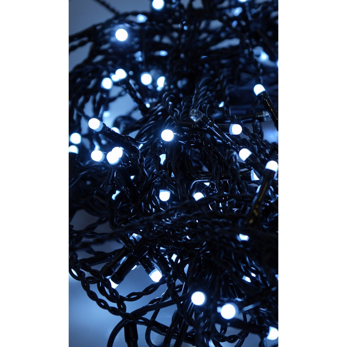 Instalatie Craciun Profesionala de Exterior IP65, 80 m, 1920 Led-uri Mari ,Franjuri, Alb rece, Flash, Alimentator, Interconectabila, Fir Negru Cauciucat, 220v, Vivimall - vivimall.ro