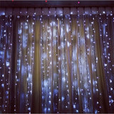 Instalatie Craciun Profesionala de Exterior IP65, Tip Perdea, 11m x 5m, 5500 Led-uri Mari, Alb rece, cu flash, Alimentator 1,5 m, Interconectabila, Fir negru, Vivimall - vivimall.ro