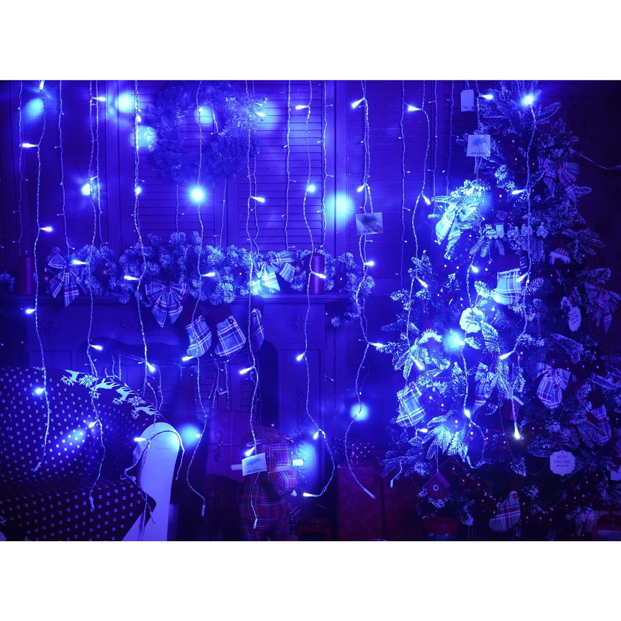 Instalatie Craciun, Tip Perdea, IP44, 10 m x 1 m, 600 LED-uri, Albastru, cu flash, Transformator cu telecomanda, Interconectabila, Prelungitor 5 m inclus, Fir transparent, Interior/ Exterior, Vivimall - vivimall.ro