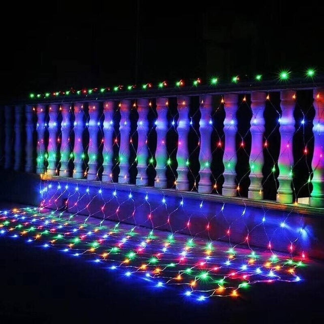 Instalație Crăciun tip plasă 2x1 m cu 80 LED-uri multicolor și fir transparent, vedere de ansamblu