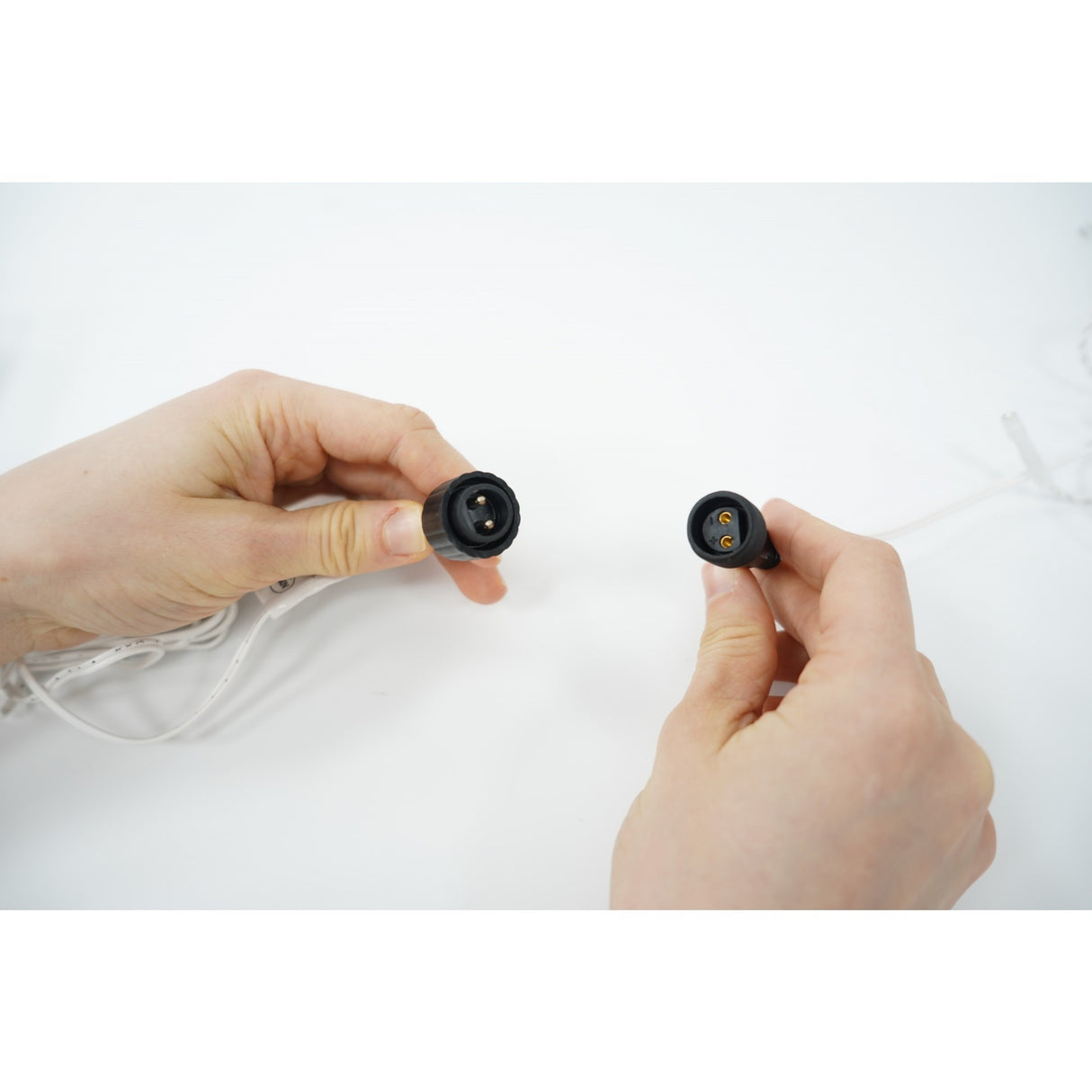 Cutia de ambalaj instalație solară Crăciun turturi 143 LED, 5 m, cu accesorii incluse