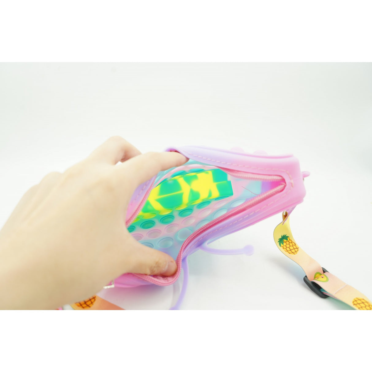 Jucarie antistres din silicon, Flippy, Pop It Now and Flip It, Geanta mica, Fluturas, Macarons - vivimall.ro