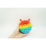 Jucarie antistres din silicon Flippy, Pop it Now and Flip It ,Mini Geanta, Iepuras, 6 cm, Curcubeu - vivimall.ro