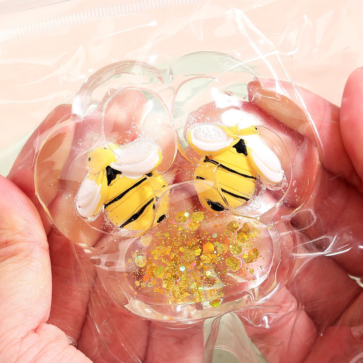 Jucarie Antistres Squishy, Flippy, cu Revenire Lenta, Squeeze Pinch Family, Model Cat Paw, 6.5 x 7 cm, din Tpr, 4-6 Ani, Model 7 Insecte, Transparent - vivimall.ro