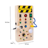 Detaliu comutatoare și butoane interactive Busy Board Flippy, circuit luminos LED activat