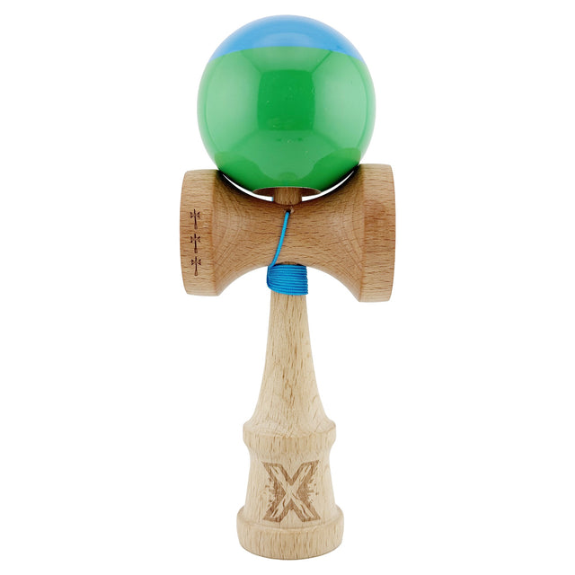 Kendama X Originala, Profesionala, Vivimall, Big Cups V2, Super Sticky cu Cupe Mari, Rulment Metalic, din lemn 18 cm, Ata 55 cm, Albastru/Verde - vivimall.ro