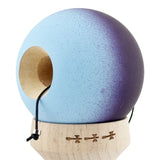 Kendama X Originala, Profesionala, Vivimall, Cupe Mari KING SIZE V3, Rubber Grip, Gaura in Baza, Rulment Metalic, din lemn 18 cm, Ata 55 cm, Gradient Negru/Albastru deschis - vivimall.ro