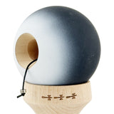 Kendama X Originala, Profesionala, Flippy, Cupe Mari KING SIZE V3, Rubber Grip, Gaura in Baza, Rulment Metalic, din lemn 18 cm, Ata 55 cm, Gradient Negru/Alb - vivimall.ro