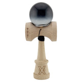 Kendama X Originala, Profesionala, Flippy, Super Sticky cu Cupe Mari KING SIZE V3, Gaura in Baza, Rulment Metalic, din lemn 18 cm, Ata 62/65 cm, Gradient Negru/Alb