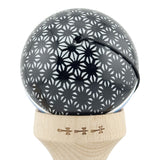 Kendama X Originala, Profesionala, Flippy, RAINDROPS, Super Sticky cu Cupe Mari KING SIZE V3, Gaura in Baza, Rulment Metalic, din lemn 18 cm, Ata 62/65 cm, Alb/Negru/Mov - vivimall.ro