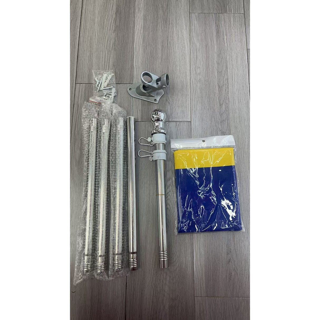 Kit Steagul Romaniei, Vivimall, Catarg 1.8 m, Suport Perete, Steag, Tricolor - vivimall.ro