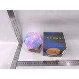 Hold alakú éjszakai fény csillagokkal 3D holdfény, elemes, fa állvánnyal, 10 cm
