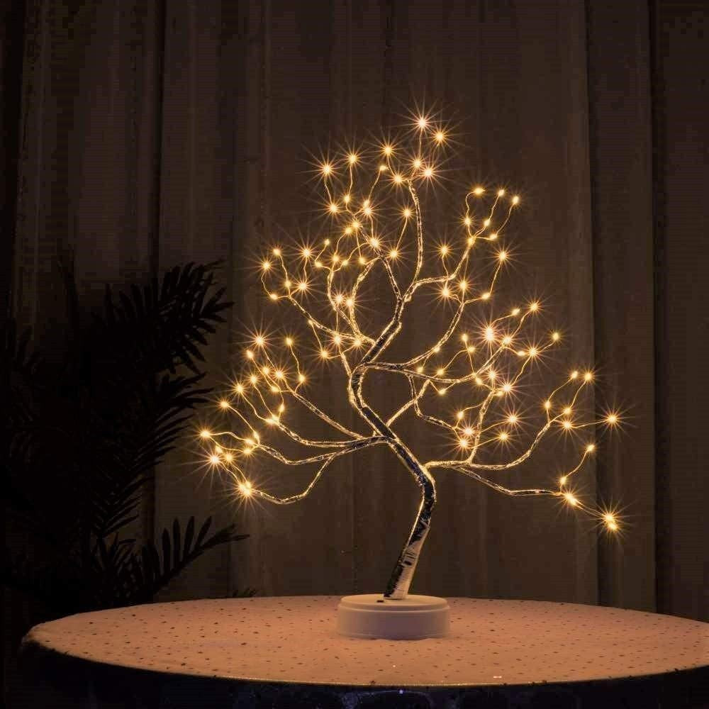 LED éjszakai fény elemekkel és USB-vel
