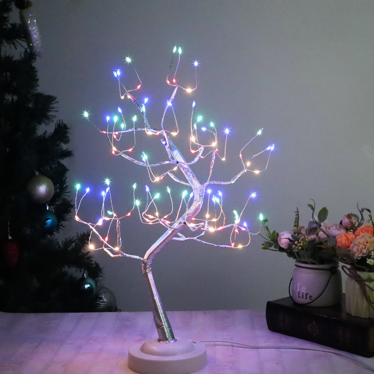 LED éjszakai fény elemekkel és USB-vel