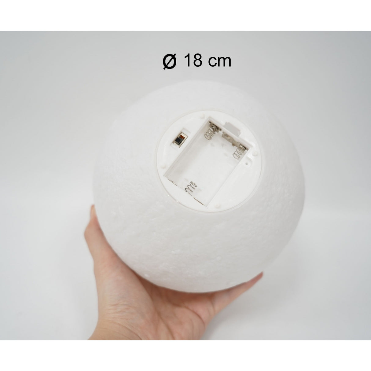 Lampa de veghe luna3D Moon Light, lumina LED alb cald, alimentare baterii, stand din plastic, 18 cm, Vivimall - vivimall.ro