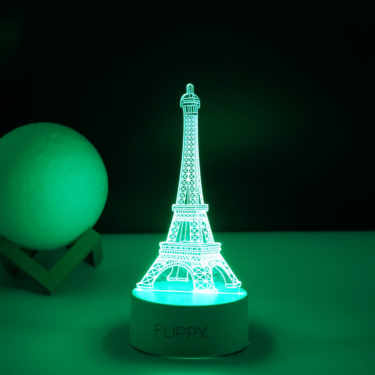 Lampa LED decorativa, Vivimall, 3D, Turnul Eiffel, din material acril si lumina multicolora, alb - vivimall.ro
