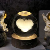 Lampa LED Decorativa, Vivimall, Bila de Cristal cu Diametru 6cm, Model Inima 3D, Alimentare USB, Suport din Lemn, Lumina Alb Cald - vivimall.ro