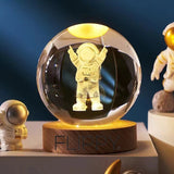 Dekoratív LED lámpa, 6 cm átmérőjű kristálygömbbel, USB tápellátás, fa állvány, világítás