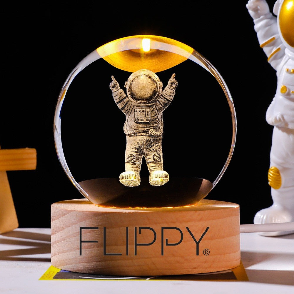 Dekoratív LED lámpa, 6 cm átmérőjű kristálygömbbel, USB tápellátás, fa állvány, világítás
