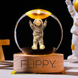 Dekoratív LED lámpa, 6 cm átmérőjű kristálygömbbel, USB tápellátás, fa állvány, világítás