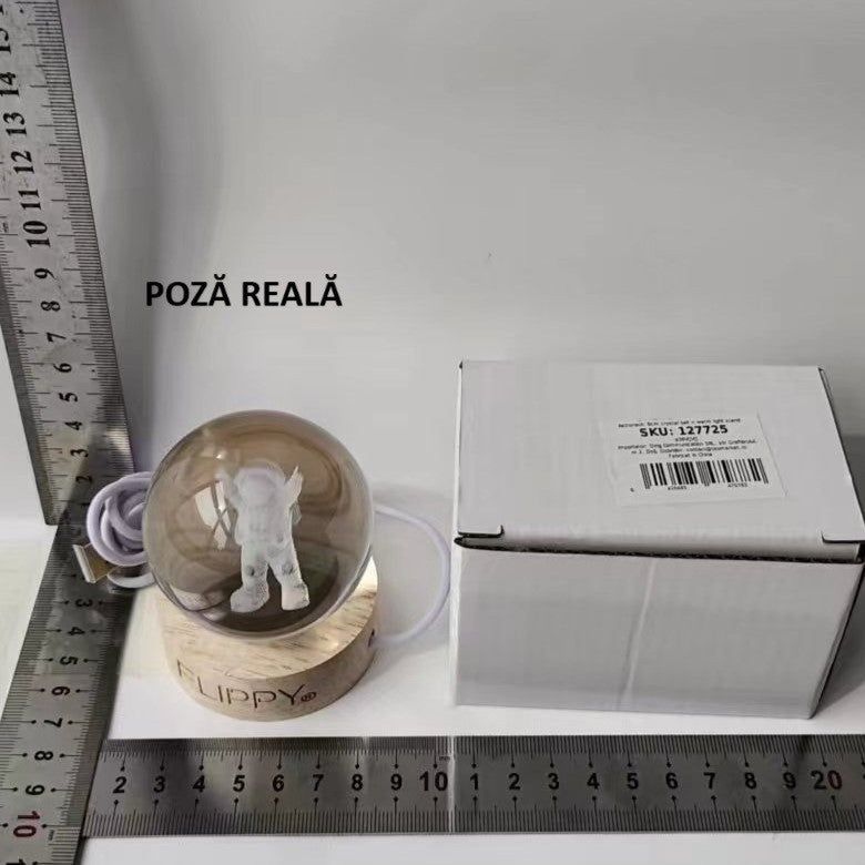 Dekoratív LED lámpa, 6 cm átmérőjű kristálygömbbel, USB tápellátás, fa állvány, világítás