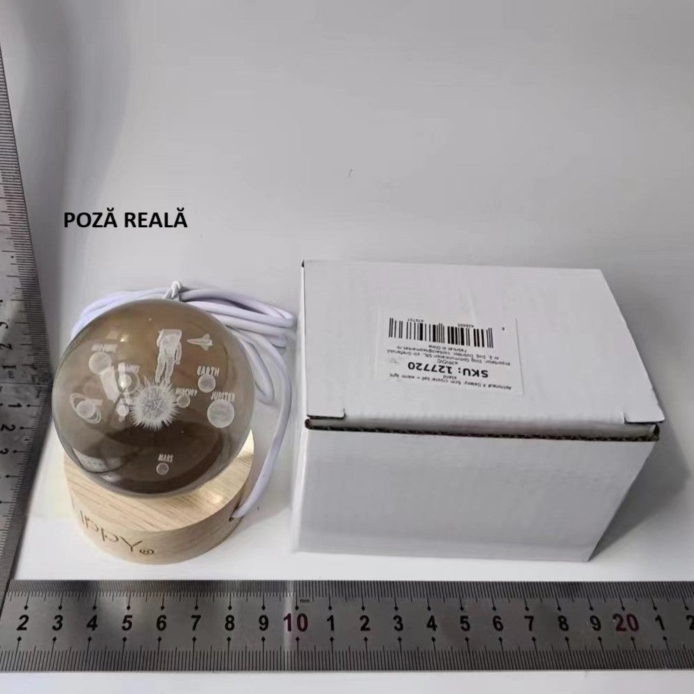 Dekoratív LED lámpa, 6 cm átmérőjű kristálygömbbel, USB tápellátás, fa állvány, világítás