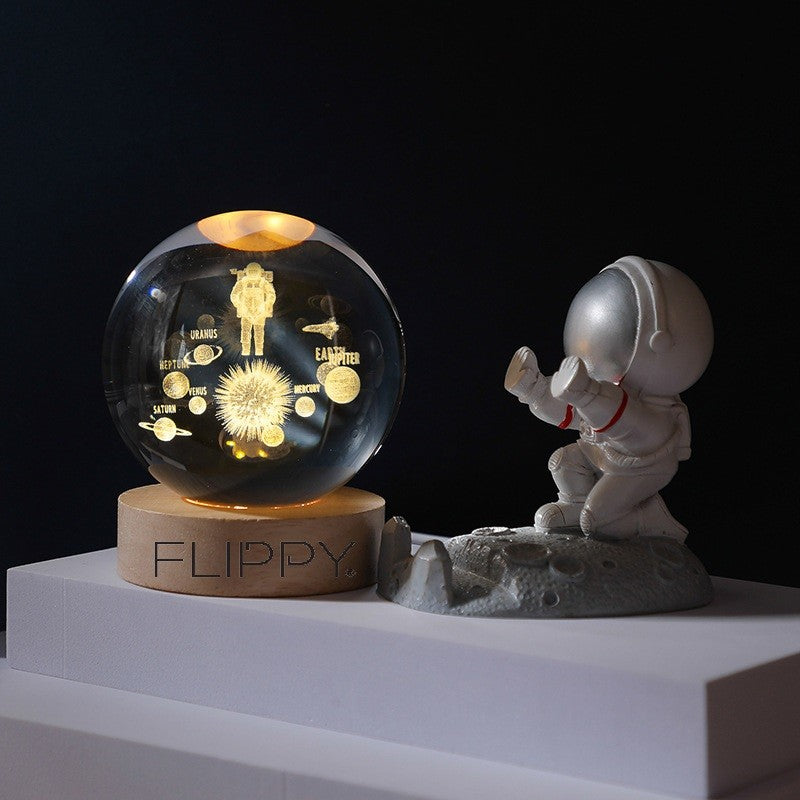 Dekoratív LED lámpa, 6 cm átmérőjű kristálygömbbel, USB tápellátás, fa állvány, világítás