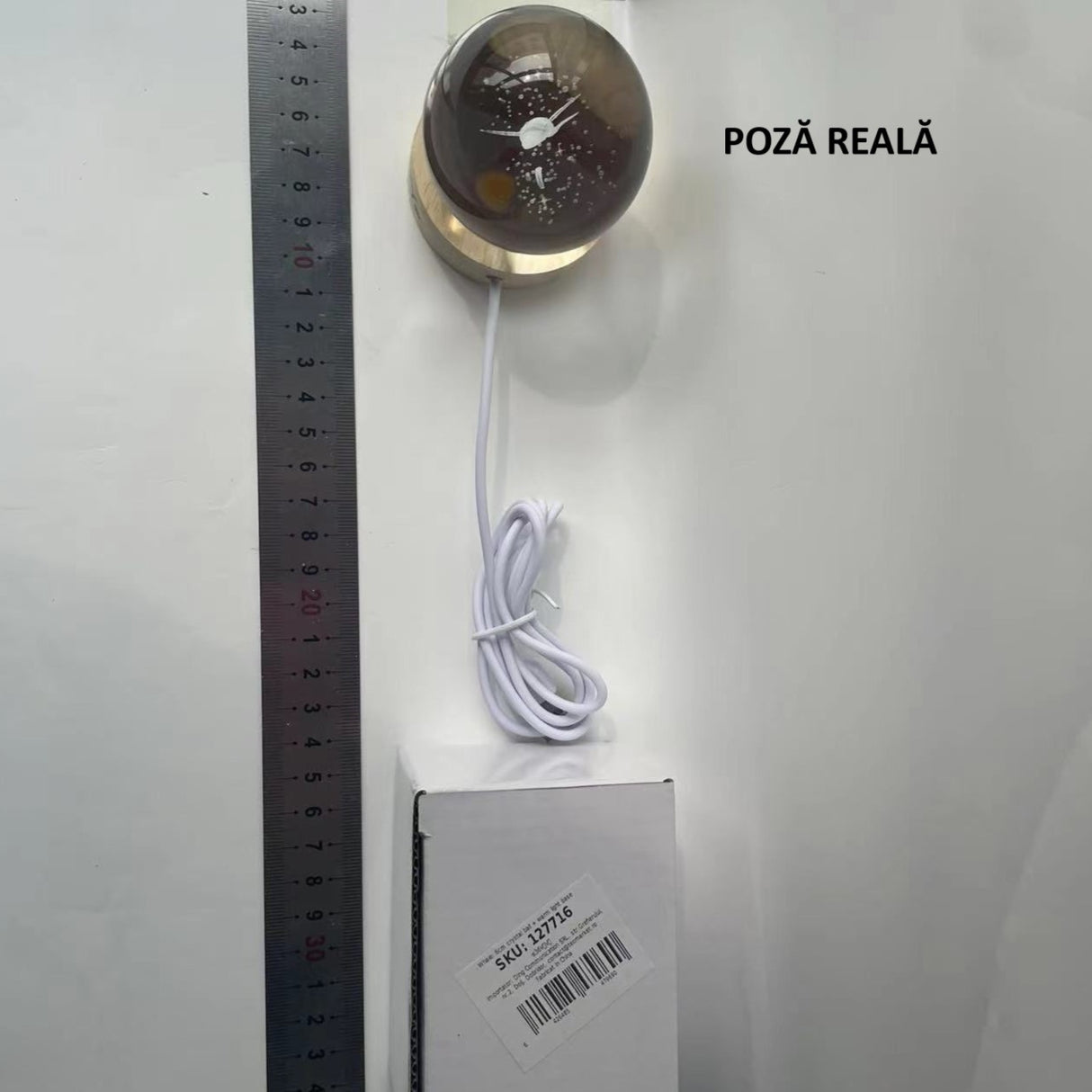 Dekoratív LED lámpa, 6 cm átmérőjű kristálygömbbel, USB tápellátás, fa állvány, világítás