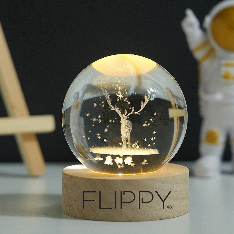 Dekoratív LED lámpa, 6 cm átmérőjű kristálygömbbel, USB tápellátás, fa állvány, világítás
