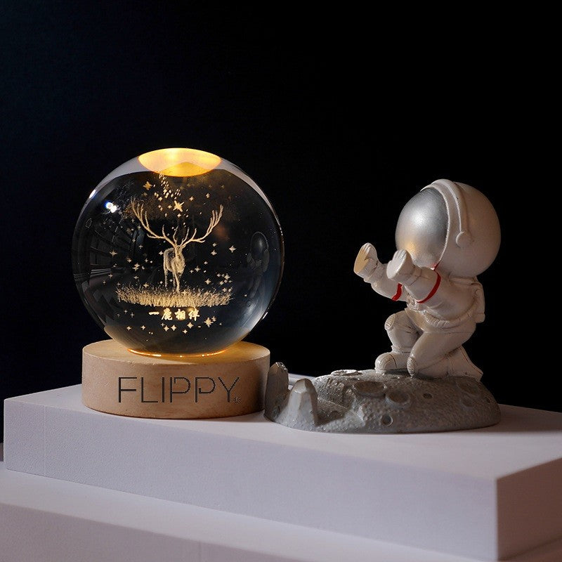 Dekoratív LED lámpa, 6 cm átmérőjű kristálygömbbel, USB tápellátás, fa állvány, világítás