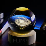 Dekoratív LED lámpa, 6 cm átmérőjű kristálygömbbel, USB tápellátás, fa állvány, világítás