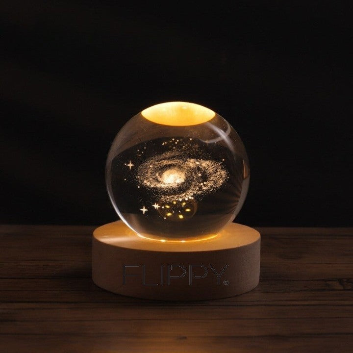Dekoratív LED lámpa, 6 cm átmérőjű kristálygömbbel, USB tápellátás, fa állvány, világítás