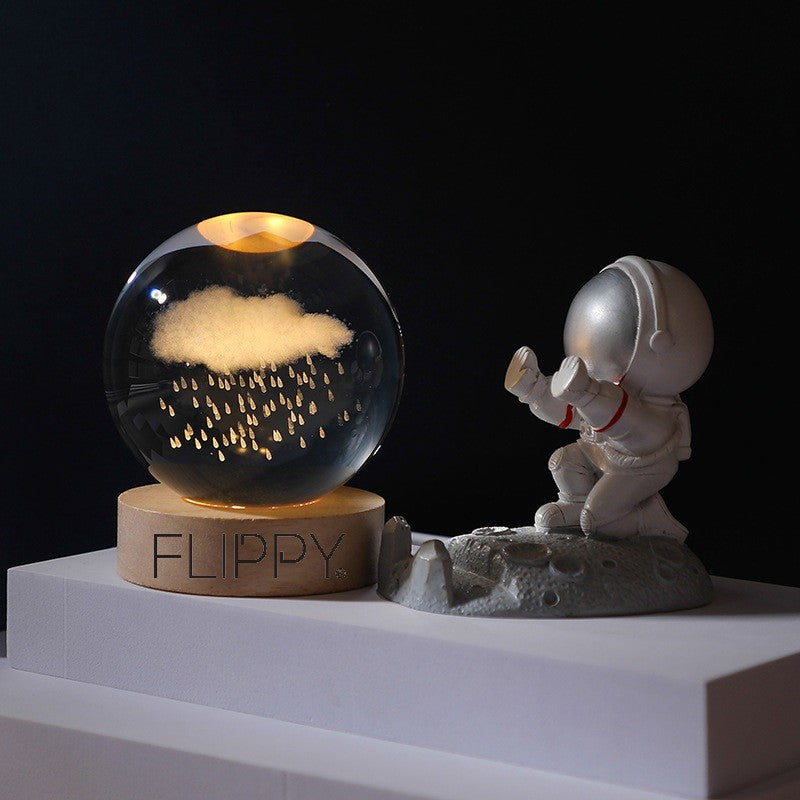 Dekoratív LED lámpa, 6 cm átmérőjű kristálygömbbel, USB tápellátás, fa állvány, világítás