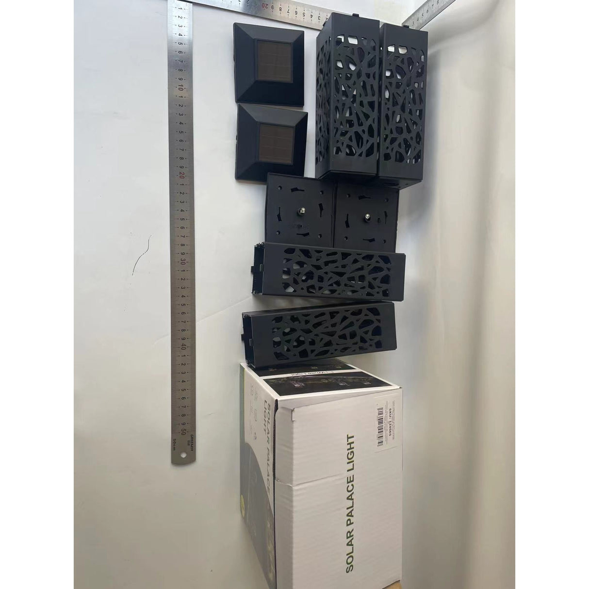 Lampa solara LED Vivimall, tip felinar cu acoperis, pentru gradina, inaltime 30.2 cm, putere 0.2W, 1.2V, 600mAh, alb rece - vivimall.ro