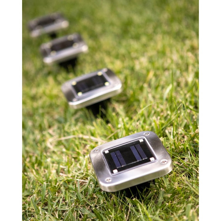 Lampa solara LED pentru gradina Vivimall, 8 LED-uri, prindere de perete sau impamantare, IP65, forma patrat, material ABS si Policarbonat, 9 x 9 cm, baterie 1.2V, 600 mah, alb rece - vivimall.ro