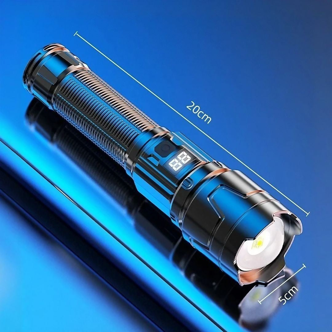 Lanternă Vivimall P50 cu zoom telescopic, afișaj digital și ieșire magnetică  Model 117 - vivimall.ro